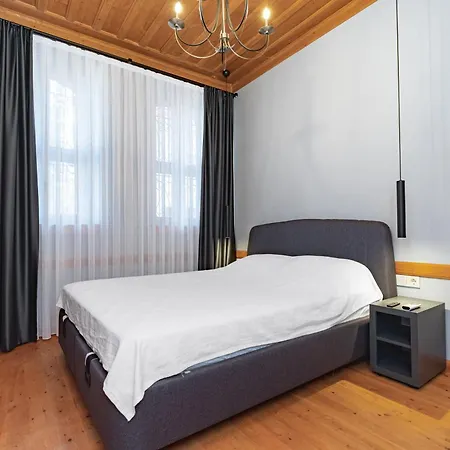 アパート Elegant 4-br City-center With Private Garden *