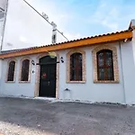Elegant 4-br City-center With Private Garden * Αττάλεια