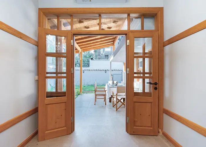 Daire Elegant 4-br City-center With Private Garden *