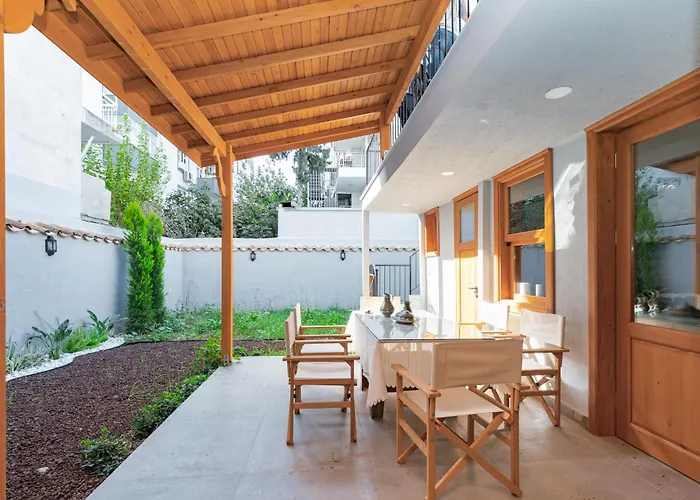 Elegant 4-br City-center With Private Garden *