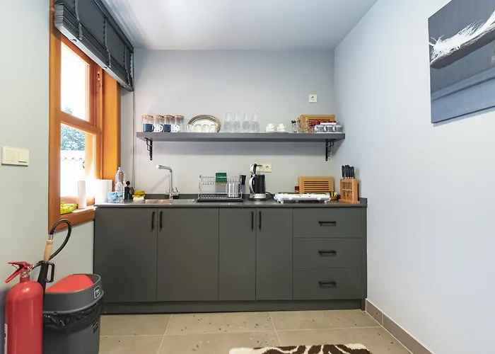 Elegant 4-br City-center With Private Garden