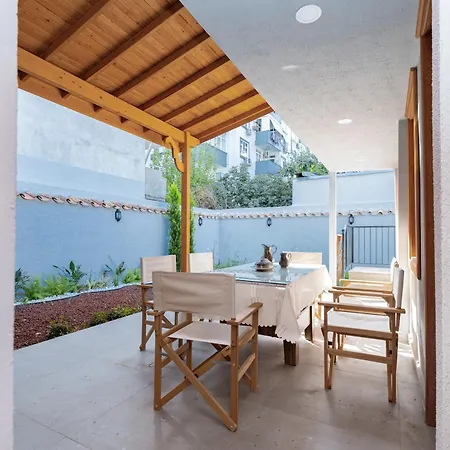 Elegant 4-br City-center With Private Garden Apartment Antalya