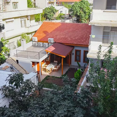 Elegant 4-br City-center With Private Garden *