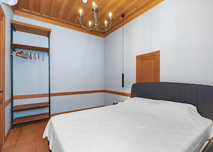 Elegant 4-br City-center With Private Garden Анталья