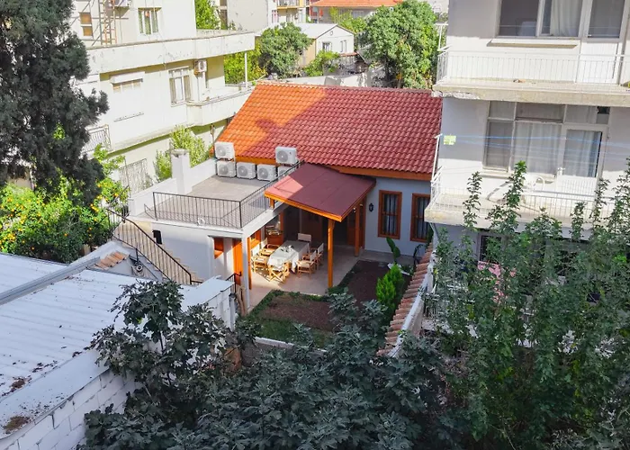 Elegant 4-br City-center With Private Garden *