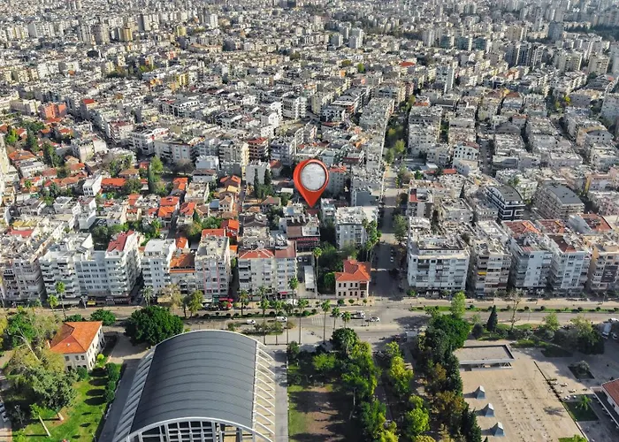 شقة Elegant 4-br City-center With Private Garden